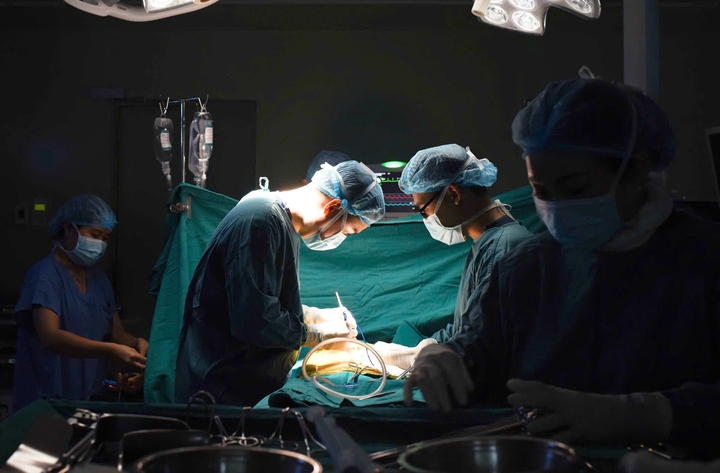 Cuộc gọi của bệnh nhân cũ đúng dịp 27/2 khiến ê kíp bác sĩ "lặng đi vài giây"