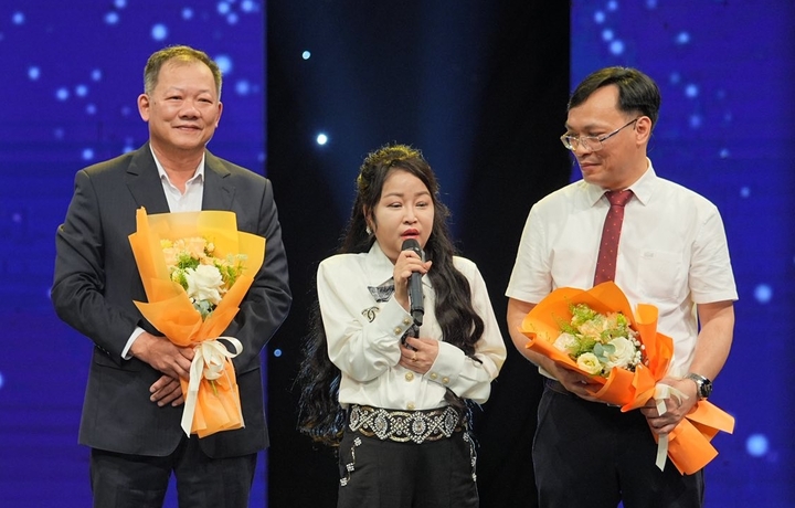 Cuộc gặp xúc động của bệnh nhân ghép tim–phổi đầu tiên và Giám đốc BV Việt Đức