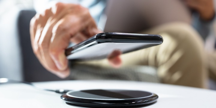 Vì sao điện thoại vẫn sạc chậm dù hỗ trợ sạc nhanh?