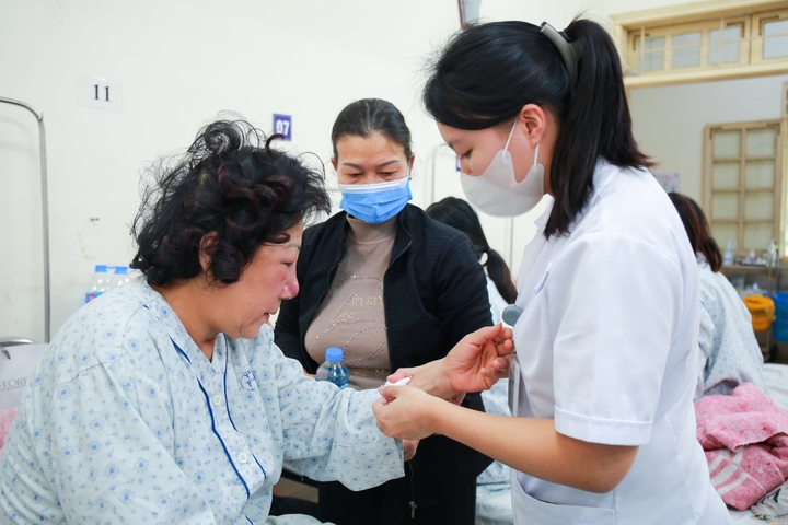 Đề xuất từ năm 2026 khám sức khỏe định kỳ miễn phí cho người yếu thế