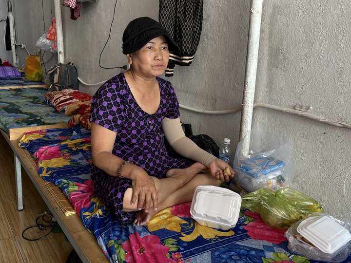 Những bệnh nhân nghèo ở "xóm trọ ung thư"