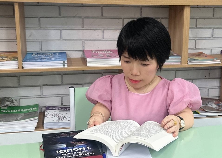 Nữ giám đốc cao 86cm và hành trình "viết lại mười lần mỗi nét chữ"