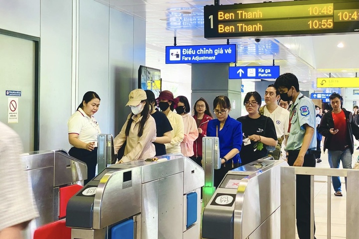 Giá xăng tăng: "Cú hích" cho lối sống xanh và tiết kiệm