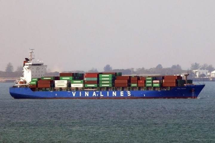 Kiến nghị hỗ trợ tàu biển Việt Nam qua eo Hormuz, giữ ổn định giá cước vận tải