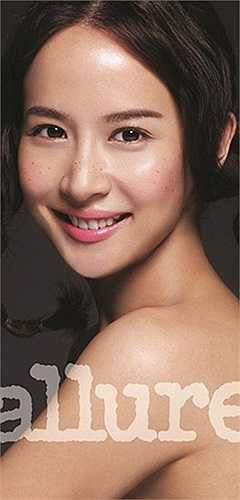 Sinh năm 1981, Jo Yeo Jeong gia nhập làng giải trí từ năm 16 tuổi khi làm người mẫu cho tạp chí Ceci và bắt đầu làm quen với phim ảnh từ năm 1999. Dù xuất hiện trong khá nhiều chương trình truyền hình và bộ phim nhưng phải đến khi tham gia bộ phim 18+ The Servant năm 2010, Jo Yeo Jeong mới bước lên hàng sao.