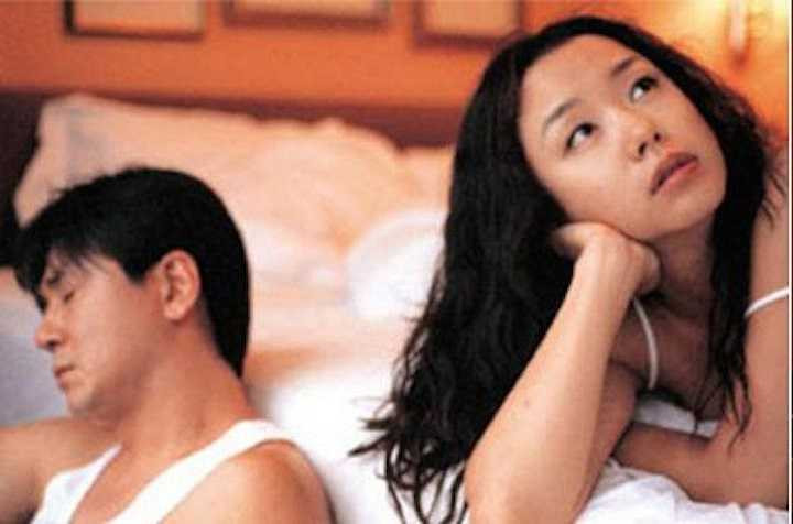 Có tên là Happy End nhưng bộ phim ra mắt năm 1999 này lại không có đoạn kết hạnh phúc. Trong phim, Jeon Do Yeon vào vai Choi Bora, một người phụ nữ có sự nghiệp thành công nhưng lại có một cuộc hôn nhân nhàm chán với người chồng thất nghiệp và có một đứa con nhỏ. Được xếp hạng 18+, Happy End được đánh giá là một trong những bộ phim có cảnh sex nóng nhất của điện ảnh Hàn.
