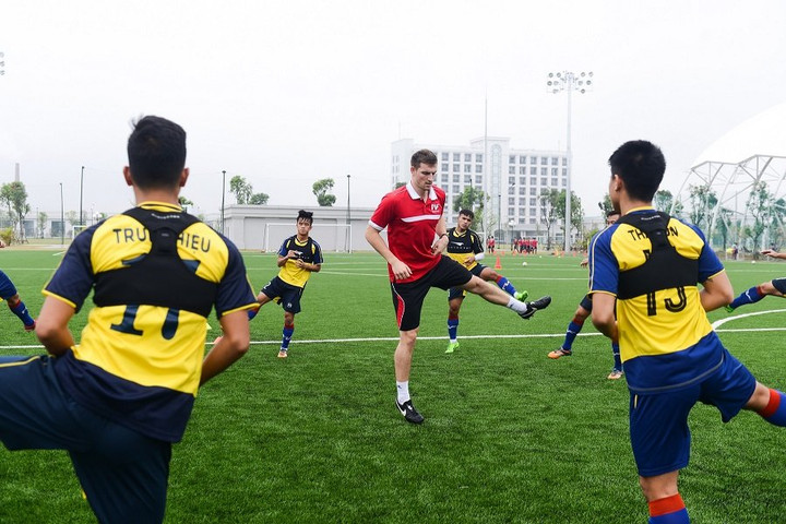 11 cầu thủ trẻ Đồng Tháp bán độ: Chúng ta đã dạy các em làm người chưa? - 4