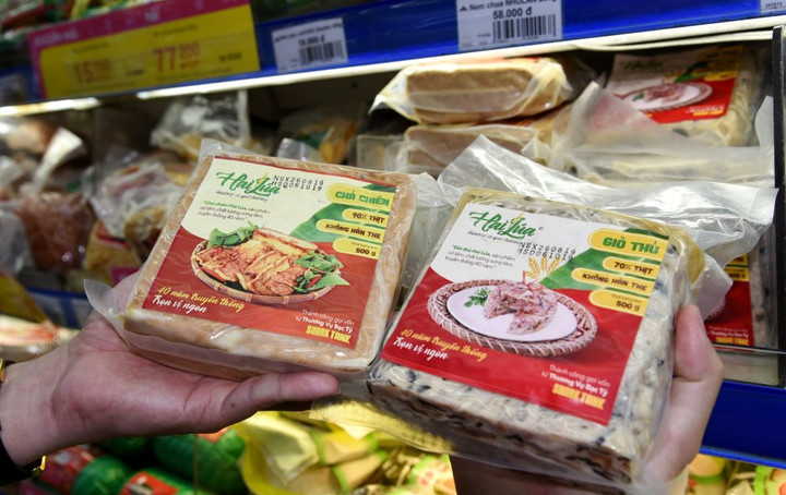 Chả lụa không hàn the Hai Lúa được hàng trăm siêu thị đưa lên kệ - 1
