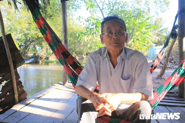 Cụ Lê Văn Dõng (Năm Dõng) - Chồng của nữ anh hùng liệt sỹ Nguyễn Thị Tư.