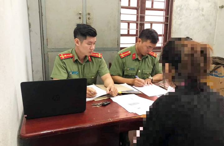 Công an Đà Nẵng xử lý 2 Facebooker tung tin thất thiệt về dịch viêm phổi Vũ Hán - 1