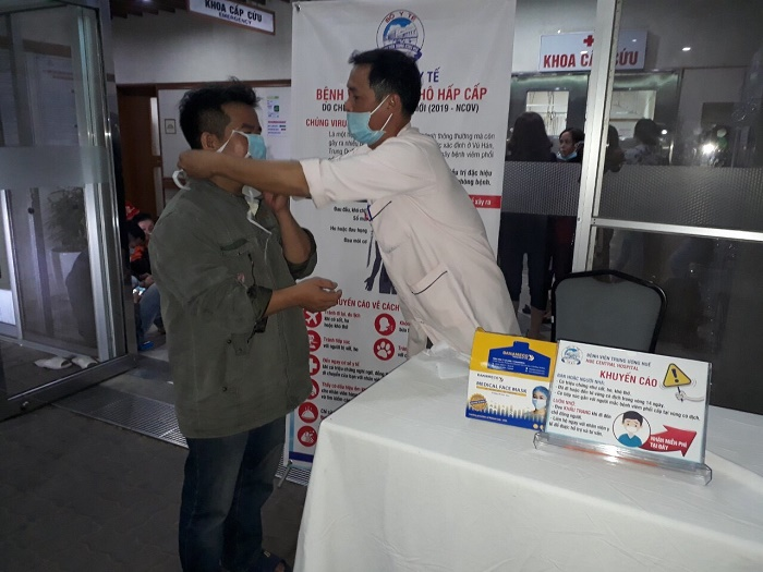 Nhà thuốc bị tố bán khẩu trang y tế giá trên trời, khi kiểm tra báo hết hàng - 2