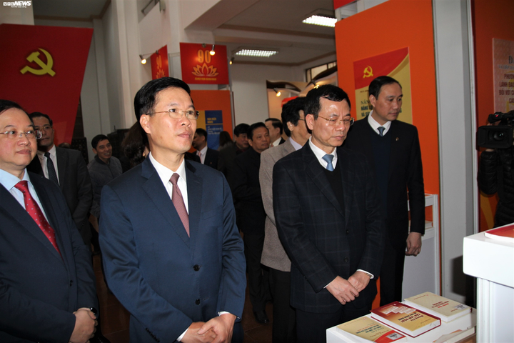 Triển lãm sách Kỷ niệm 90 năm ngày thành lập Đảng Cộng sản Việt Nam - 6