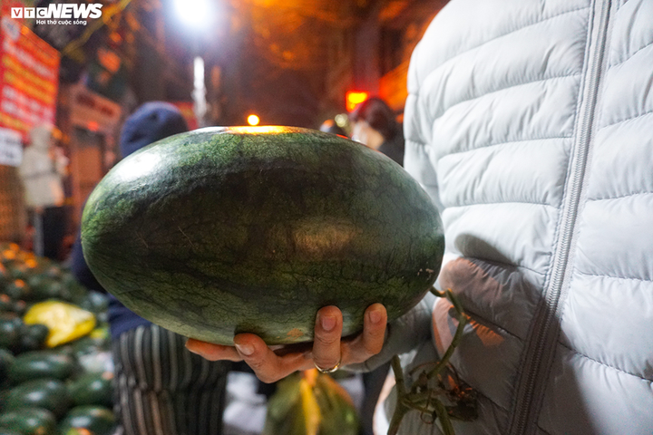 Cửa khẩu ngừng thông quan, hàng nông sản lại chạy về Thủ đô chờ giải cứu - 11