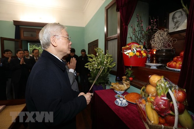 Tổng Bí thư, Chủ tịch nước dâng hương tưởng niệm Chủ tịch Hồ Chí Minh - 1