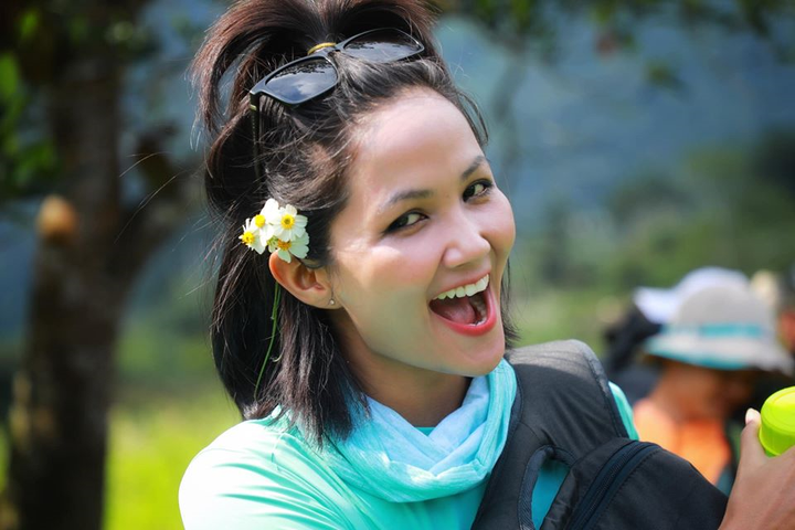 Những hình ảnh tuyệt đẹp của H'Hen Niê khi khám phá hang Sơn Đoòng - 6