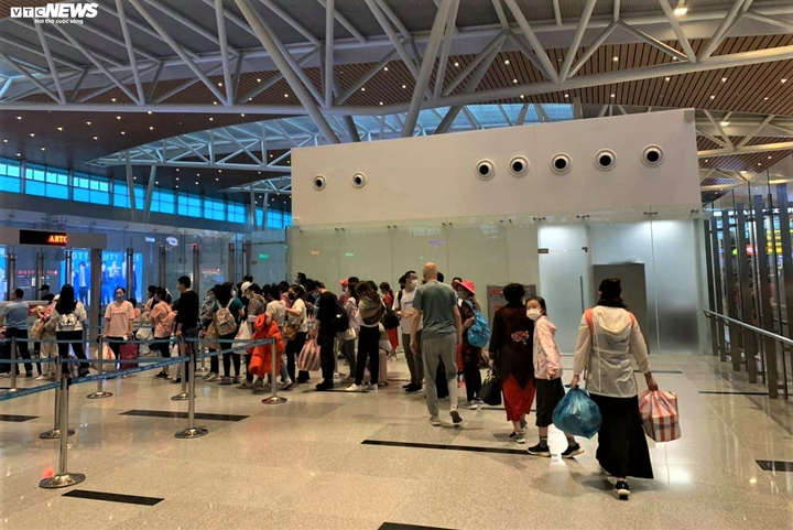 Đà Nẵng dừng tiếp nhận lao động Trung Quốc quay lại Việt Nam làm việc - 1