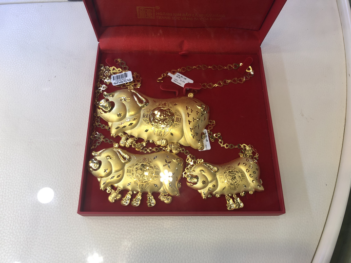 Giá vàng ngày Thần Tài bất ngờ giảm, người mua lỗ nặng - 5