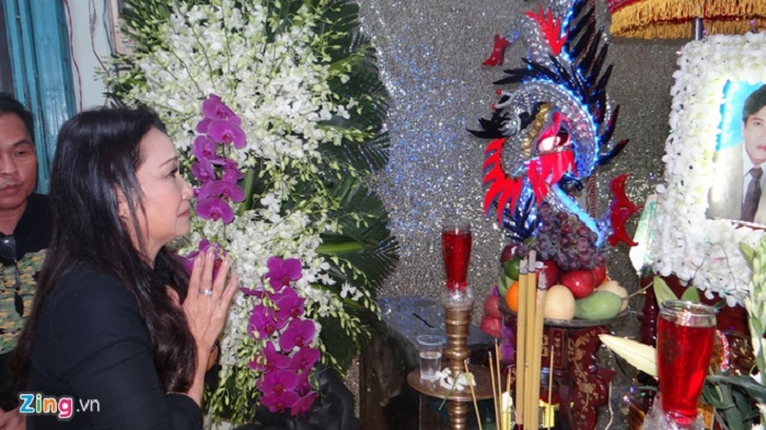 Thoại Mỹ, Tấn Beo và nhiều nghệ sĩ cải lương đến viếng NSƯT Chiêu Hùng - 5