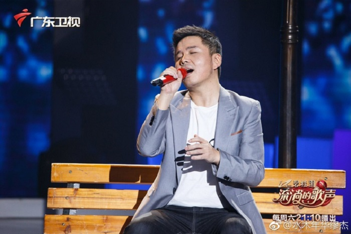 Nam ca sĩ lái xe 30 giờ, quyên tặng 15 tấn rau cho Vũ Hán là ai? - 4