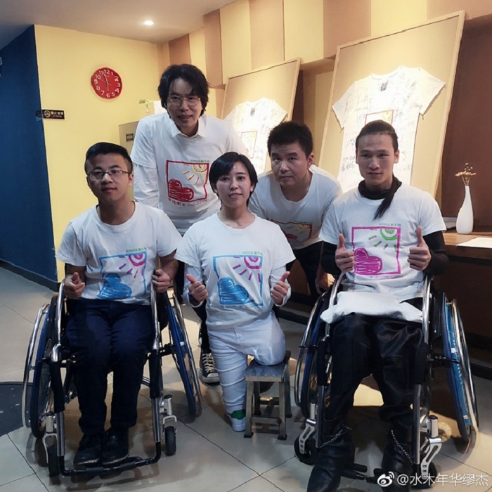 Nam ca sĩ lái xe 30 giờ, quyên tặng 15 tấn rau cho Vũ Hán là ai? - 8