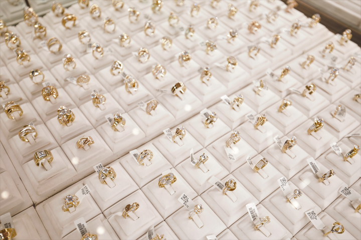 Người dân Bắc Ninh đổ xô mua vàng ngày Thần Tài - 7