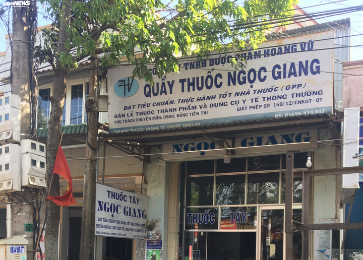 Đắk Lắk phạt hàng loạt quầy thuốc tăng giá, găm hàng khẩu trang - 1
