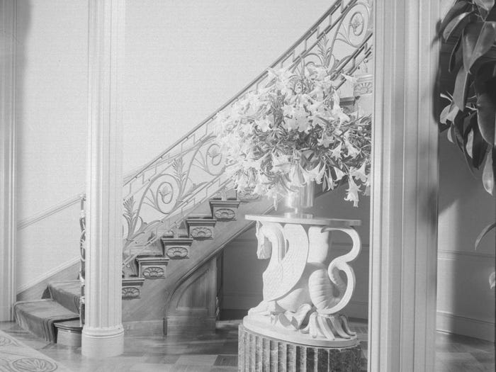 Tỷ phú Jeff Bezos lại xuống tiền mua biệt thự đắt nhất nước Mỹ - 8