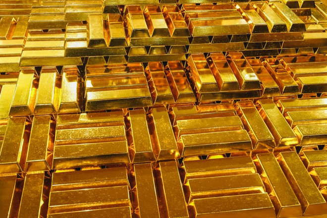 Giá vàng giảm mạnh sau quyết định bất ngờ của Trung Quốc - 1