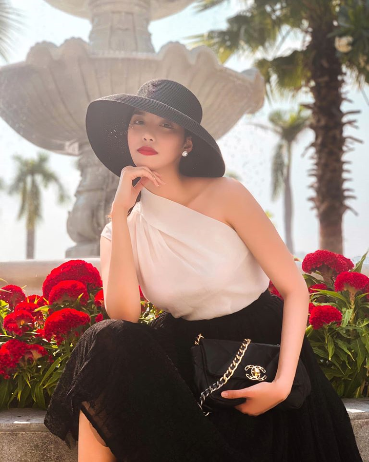 Lan Khuê - Mẹ bỉm sữa bận chăm con nhưng vẫn khoe ảnh sang chảnh hút hồn - 1