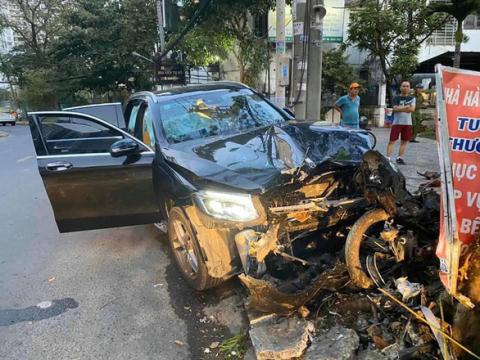 Người lái Mercedes tông chết tài xế Grabbike rồi bỏ trốn khai gì? - 1