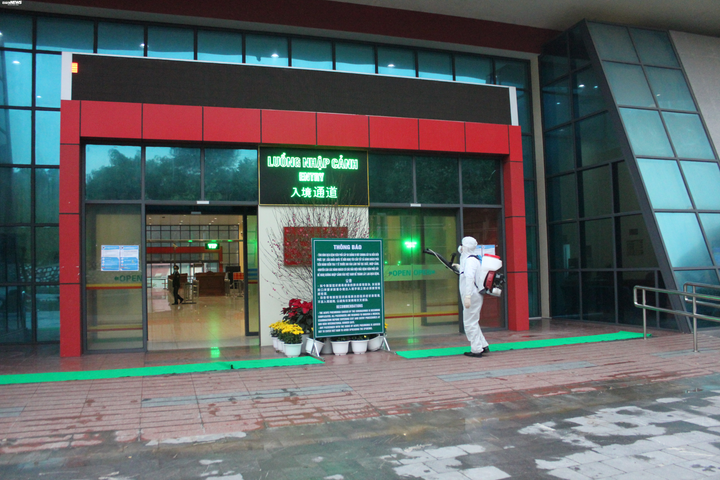 Cửa khẩu ở Lạng Sơn lèo tèo người qua lại giữa đại dịch virus corona - 9