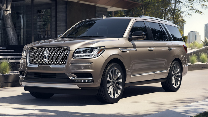 Cadillac Escalade 2021 - Lincoln Navigator 2020: Cuộc đối đầu của những SUV hạng sang - 10