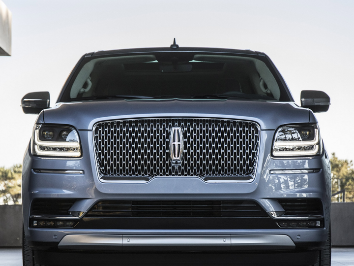 Cadillac Escalade 2021 - Lincoln Navigator 2020: Cuộc đối đầu của những SUV hạng sang - 8