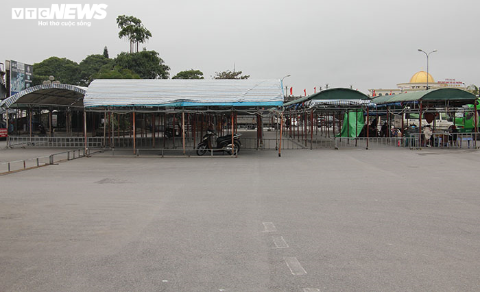 Ảnh: Hai chợ sầm uất nhất Móng Cái đóng cửa, gần 1.000 hộ ngừng kinh doanh - 6