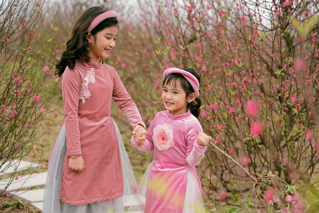 Du xuân Vinhomes, các 'thiên thần áo dài' nhí chiếm trọn ánh nhìn - 8