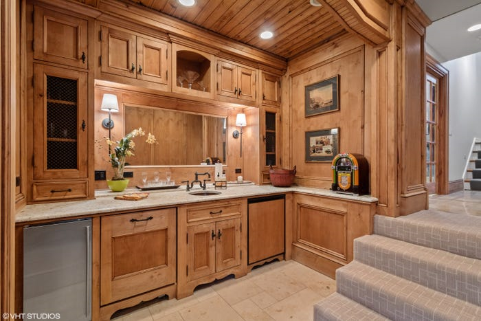 Cựu CEO Boeing chịu lỗ 3 triệu USD khi rao bán nhà - 11