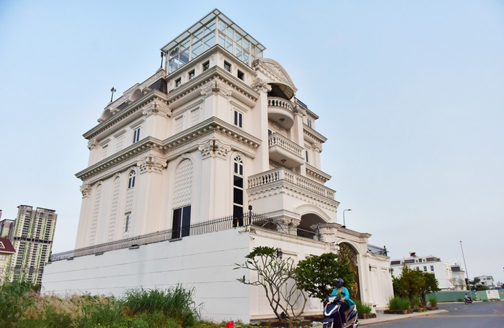 Lý Nhã Kỳ bức xúc khi bị mạo danh bán biệt thự 118 tỷ đồng - 3