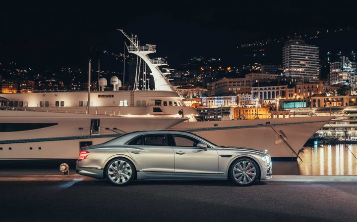 Bentley sẵn sàng bàn giao Flying Spur thế hệ mới cho khách hàng - 1