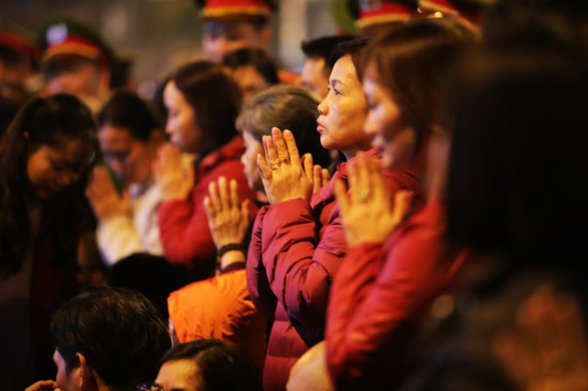 Mẹ chồng bắt nghỉ làm để đi lễ dâng sao giải hạn - 1