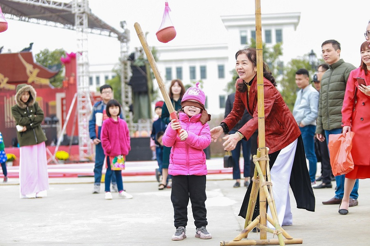 Những dấu ấn khó quên tại Lễ hội hoa đào lớn nhất Việt Nam - 14
