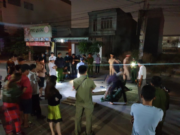 Tông vào đàn trâu trên đường, thanh niên đi xe máy chết thảm - 1