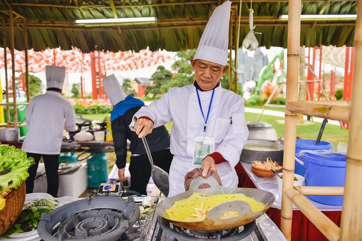 Những dấu ấn khó quên tại Lễ hội hoa đào lớn nhất Việt Nam - 11