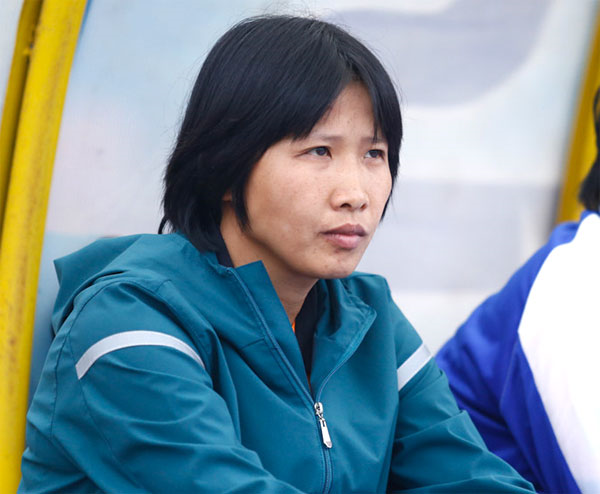 Trợ lý tuyển nữ Việt Nam về nước chịu tang bố, bỏ lỡ vòng loại Olympic 2020 - 1