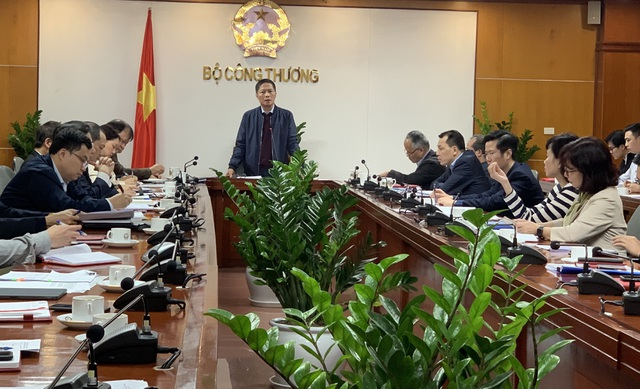 Giữa dịch corona, có kẻ nhẫn tâm thu gom khẩu trang dùng rồi để bán lại - 2