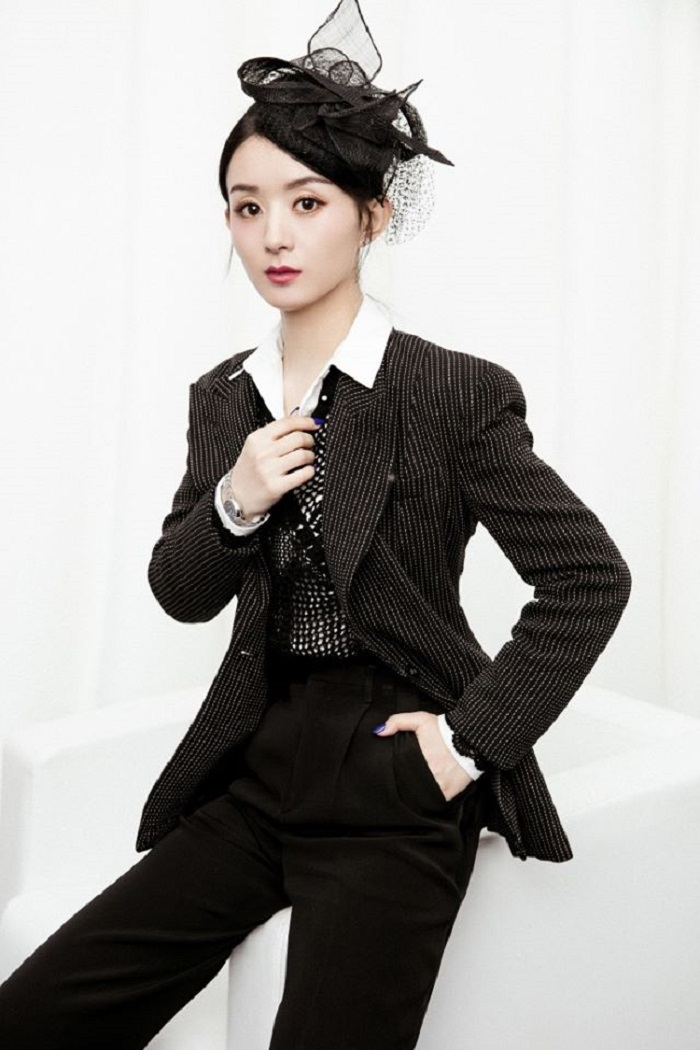 Nhan sắc 'gái một con trông mòn con mắt' của Triệu Lệ Dĩnh - 2