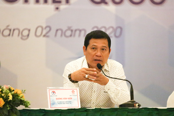 Trưởng Ban trọng tài Dương Văn Hiền: 'Nhiều cầu thủ V-League lười học luật bóng đá mới' - 1