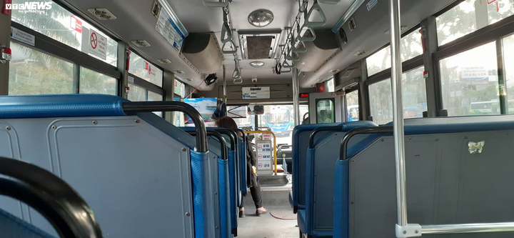 Xe buýt TP.HCM điêu đứng vì virus corona - 3