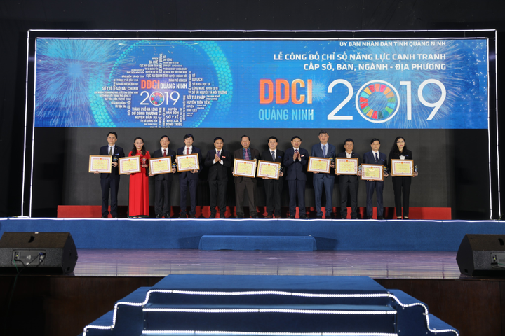 Cảnh sát PCCC Quảng Ninh xếp cuối bảng chỉ số đánh giá năng lực cạnh tranh của tỉnh - 1