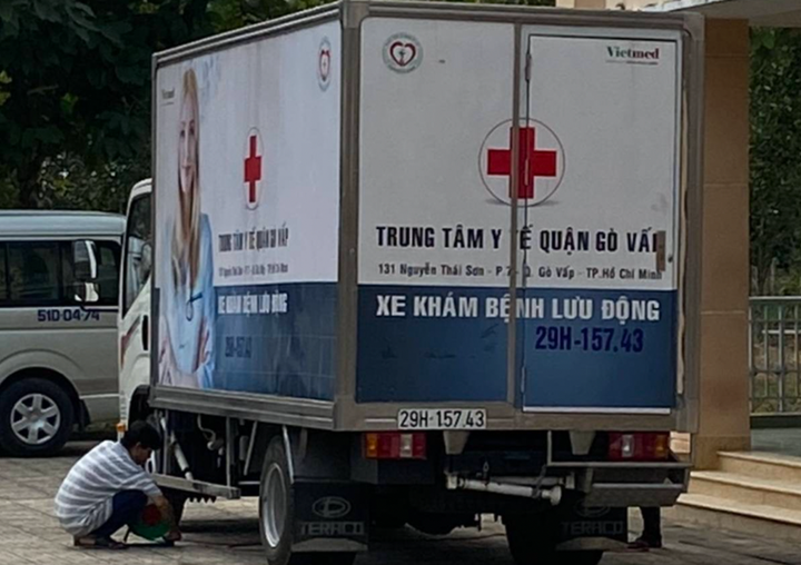 Ảnh: TP.HCM gấp rút thi công bệnh viện dã chiến chống virus corona - 9