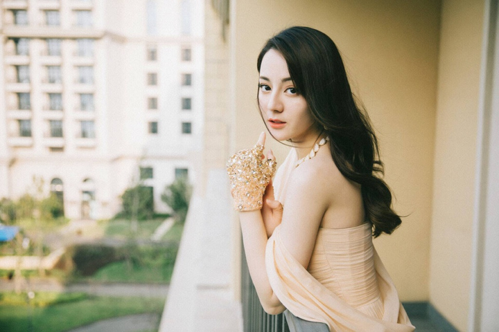 Địch Lệ Nhiệt Ba đang sớm hết thời ở tuổi 28? - 5